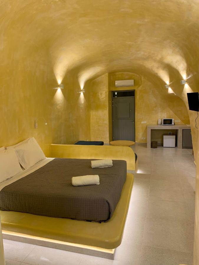 M Residence Santorini Conelia Cave Fira  Dış mekan fotoğraf