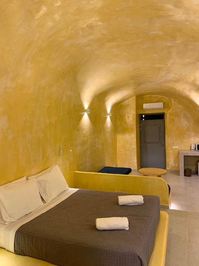 M Residence Santorini Conelia Cave Fira  Dış mekan fotoğraf